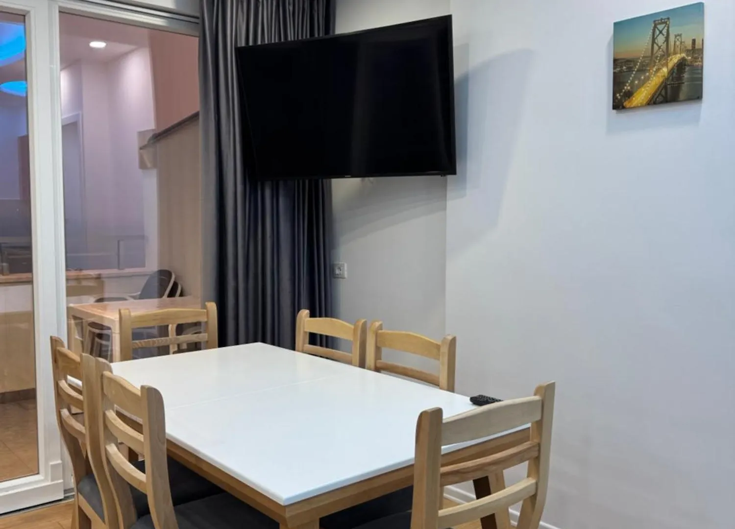 Suite Rana Hedhun Shëngjin